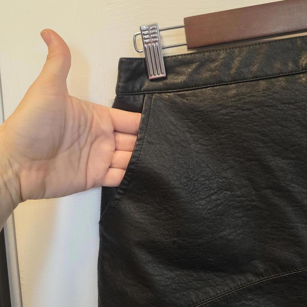 Lulu's Black Faux Leather Mini Skirt with Back Zipper and Pockets-Medium - Picture 2 of 8